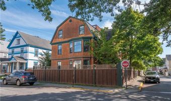 17 Lincoln St, Newport, RI 02840