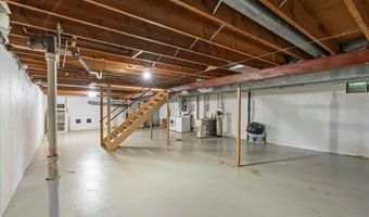 6337 Piping Rock Rd, Madison, WI 53711