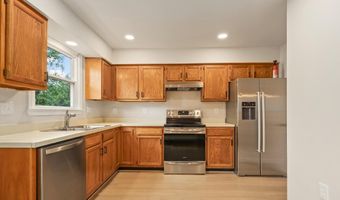 2213 S POLLARD St, Arlington, VA 22204