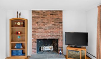 437 Lovely St, Avon, CT 06001