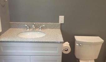 2250 N QUANTICO St, Arlington, VA 22205