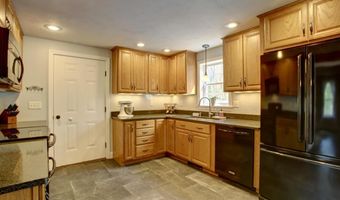 18 Tea Kettle Ln, Wells, ME 04090