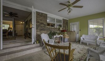 1625 Jay Ct, Aurora, MO 65605