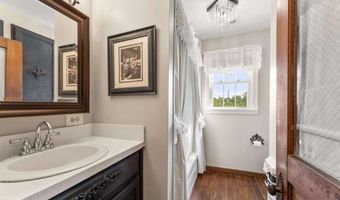 115 S Main St, Adairsville, GA 30103