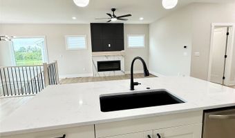 1946 Tuscany Dr SE, Altoona, IA 50009