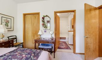 965 Golden Aspen Pl, Ashland, OR 97520