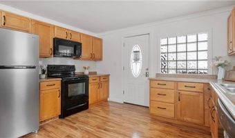 2 Reservoir Ave, Johnston, RI 02919