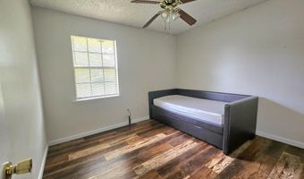 530 Easterbrook St, Bay St. Louis, MS 39520
