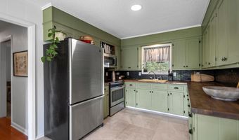 523 Woodland Dr, Benton, AR 72015
