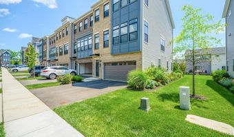 31 Valiant Ct, Middletown, NJ 07748