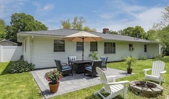 8 Andover Rd, Beverly, MA 01915