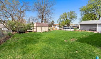 113 S 5th Ave, Brandon, SD 57005