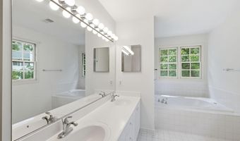 2904 N 4TH St N, Arlington, VA 22201