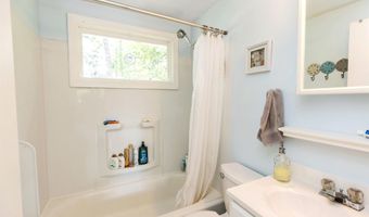 16 Clark Island Rd, Amherst, NH 03031