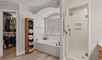 1257 East Dr, Bartlesville, OK 74006