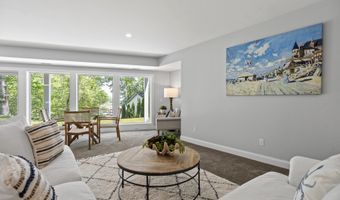 24 Amerescoggin Rd, Falmouth, ME 04105