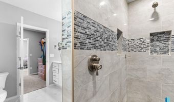 306 E Maple St, Beresford, SD 57004