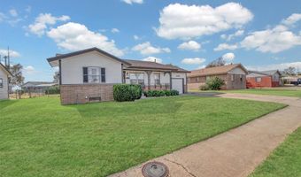 1308 Karen Ave, Altus, OK 73521