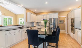 10310 E Rivershore Dr SE, Alto, MI 49302