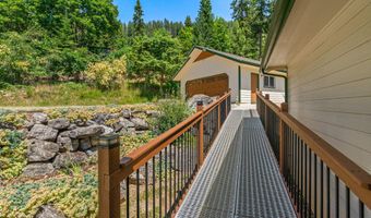 17544 E Arapaho Rd, Bayview, ID 83803