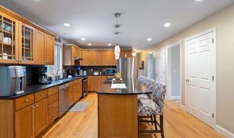 4 Dunnmoore Dr, Bow, NH 03304