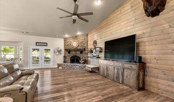 4905 Parkville Rd, Anderson, CA 96007