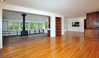 7024 RICHARD Dr, Bethesda, MD 20817