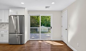 41 Piscitello Dr, Branford, CT 06405