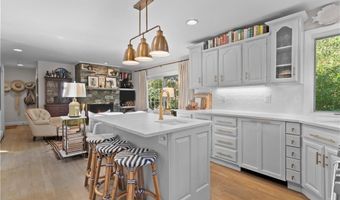 322 Indian Ave, Middletown, RI 02842