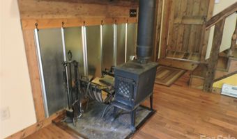 963 Melton Branch Rd, Bakersville, NC 28705