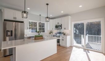 28 Dalton Dr, Barnstead, NH 03225