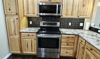 861 Oak Crst, Baxter Springs, KS 66713