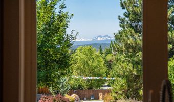 2044 NE Altura Dr, Bend, OR 97701