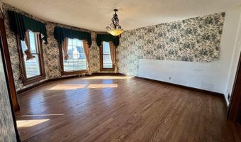 911 Pine St, Atlantic, IA 50022