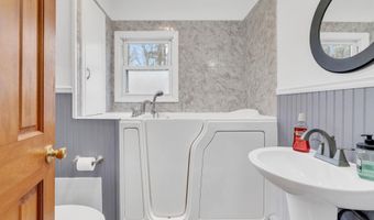 2828 Lakeshore, Applegate, MI 48401