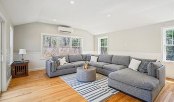 11 Knapton St St, Barrington, RI 02806