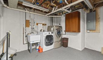 5557 N Territorial Rd, Ann Arbor, MI 48105