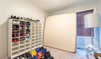 10 Flanders St, Johnston, RI 02919