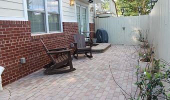 7703 NEWCASTLE Dr, Annandale, VA 22003
