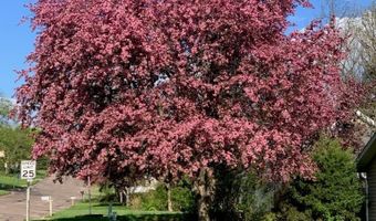 212 Country Club Ln, Altoona, WI 54720
