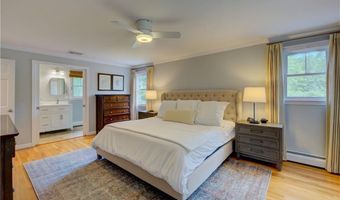 22 Pine Top Rd, Barrington, RI 02806