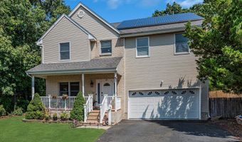 25 Oakshades Ave, Aberdeen, NJ 07747