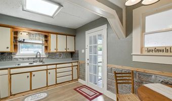 714 N Walnut St, Weatherford, TX 76086