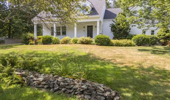 2 Sunnyfield Ln, Falmouth, ME 04105