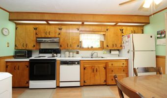 28 Charles St, Belfast, ME 04915