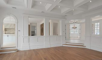 67 Robin Ln, Alpine, NJ 07620