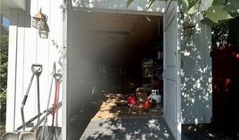 140 Alden Ave, Warwick, RI 02886