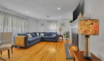 6 Beechwood Cir, Cromwell, CT 06416