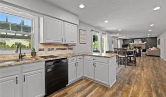 435 Berry Ridge Dr, Amherst, OH 44001