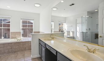 5133 GARDNER Dr, Alexandria, VA 22304